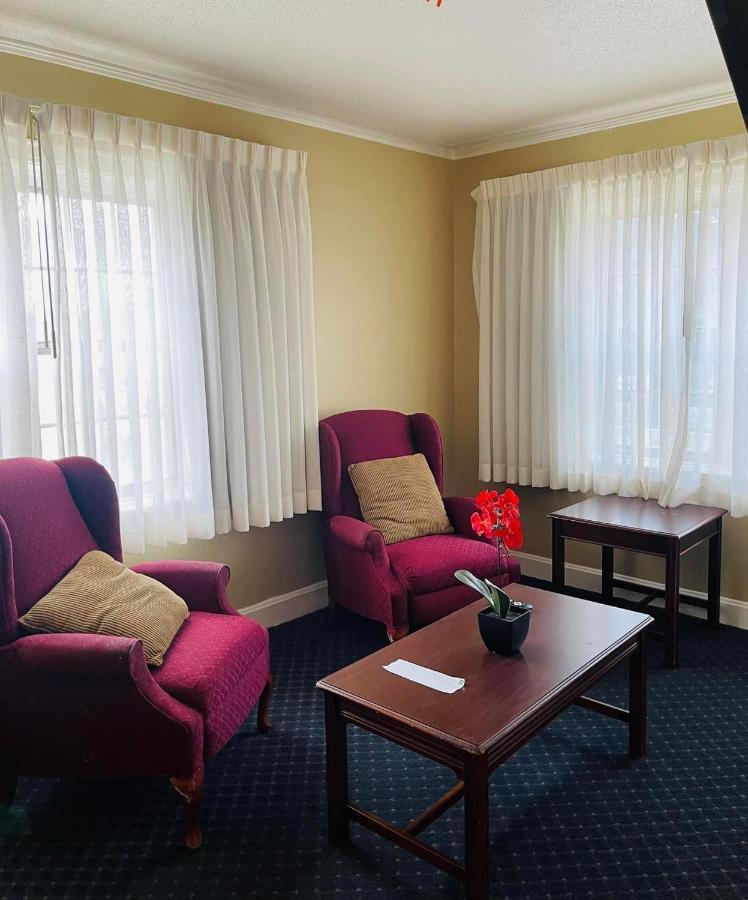 Senate Suites Extended Stay Hotel Topeka Dış mekan fotoğraf