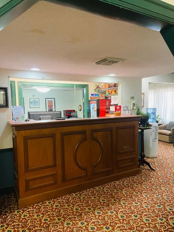 Senate Suites Extended Stay Hotel Topeka Dış mekan fotoğraf