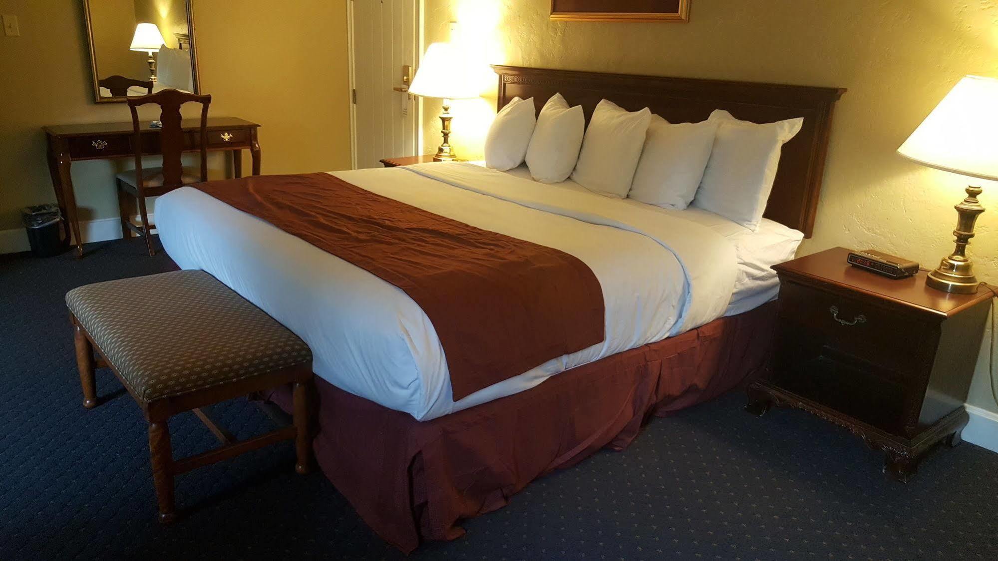 Senate Suites Extended Stay Hotel Topeka Dış mekan fotoğraf